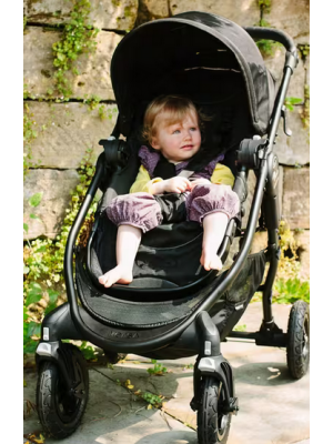 7 - Carrinho Baby Jogger City Versa. posição de bebê conforto e, também, fica de frente para os pais