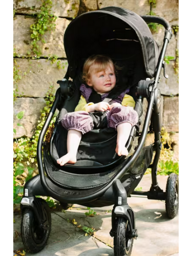 7 - Carrinho Baby Jogger City Versa. posição de bebê conforto e, também, fica de frente para os pais